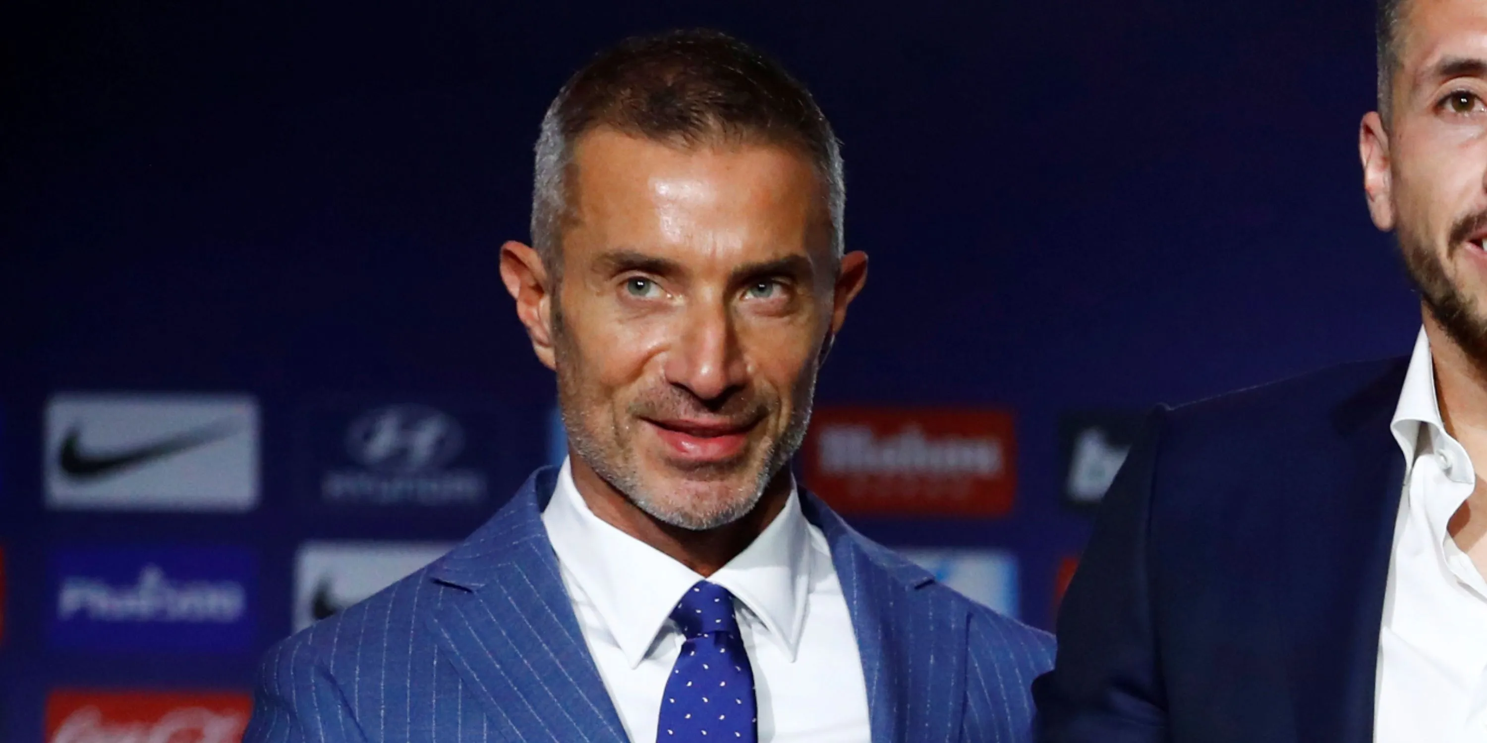 Andrea Berta thảo luận với các mục tiêu chuyển nhượng tiềm năng cho Arsenal