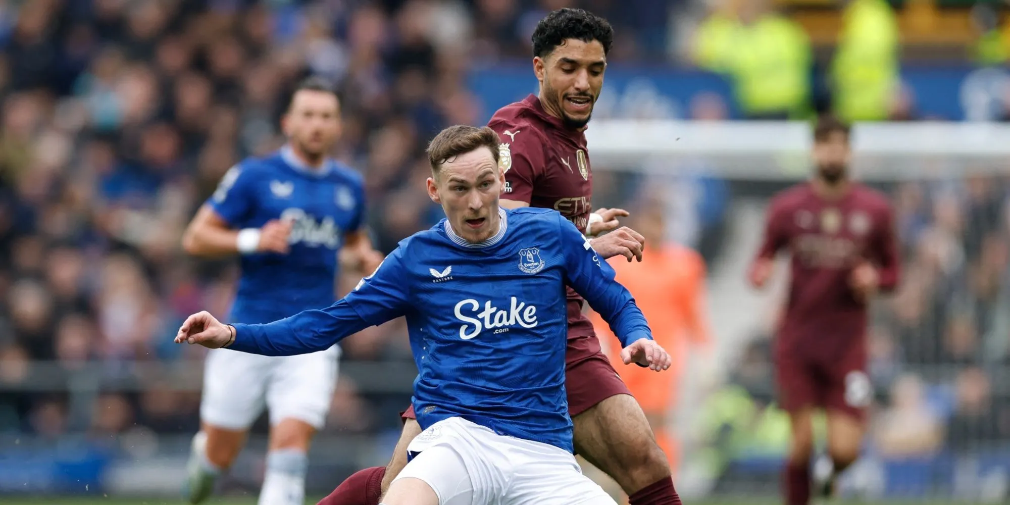 Cầu thủ Everton ăn mừng sau bàn thắng vào lưới Man City