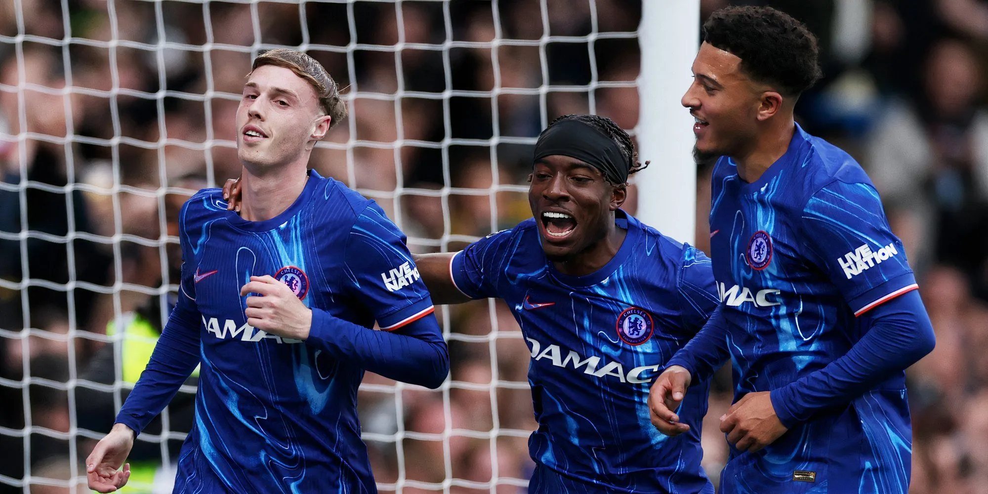 Cole Palmer cùng các đồng đội Chelsea ăn mừng