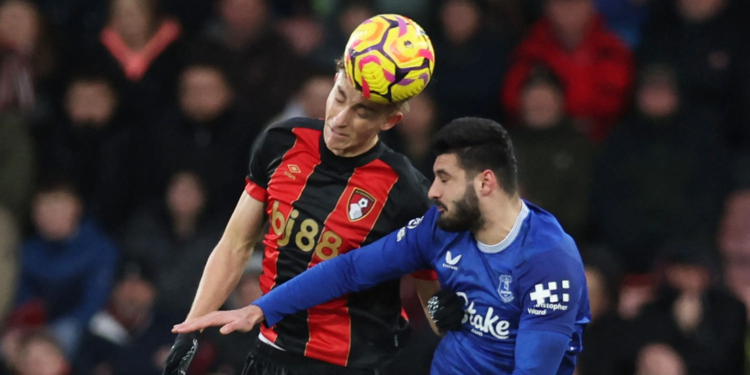 Dean Huijsen thi đấu nổi bật trong màu áo Bournemouth tại Premier League
