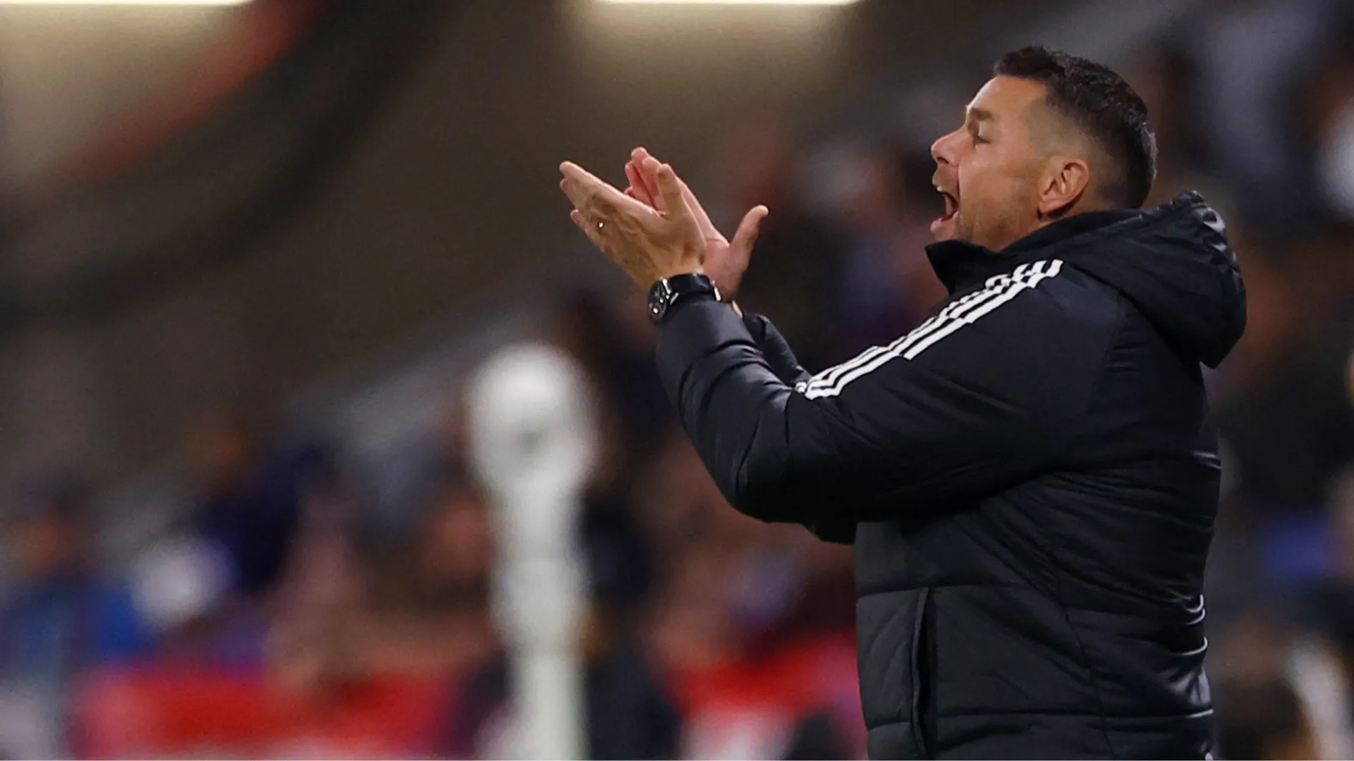 Liverpool Nhắm Frimpong Thay Alexander-Arnold: Động Thái Mới