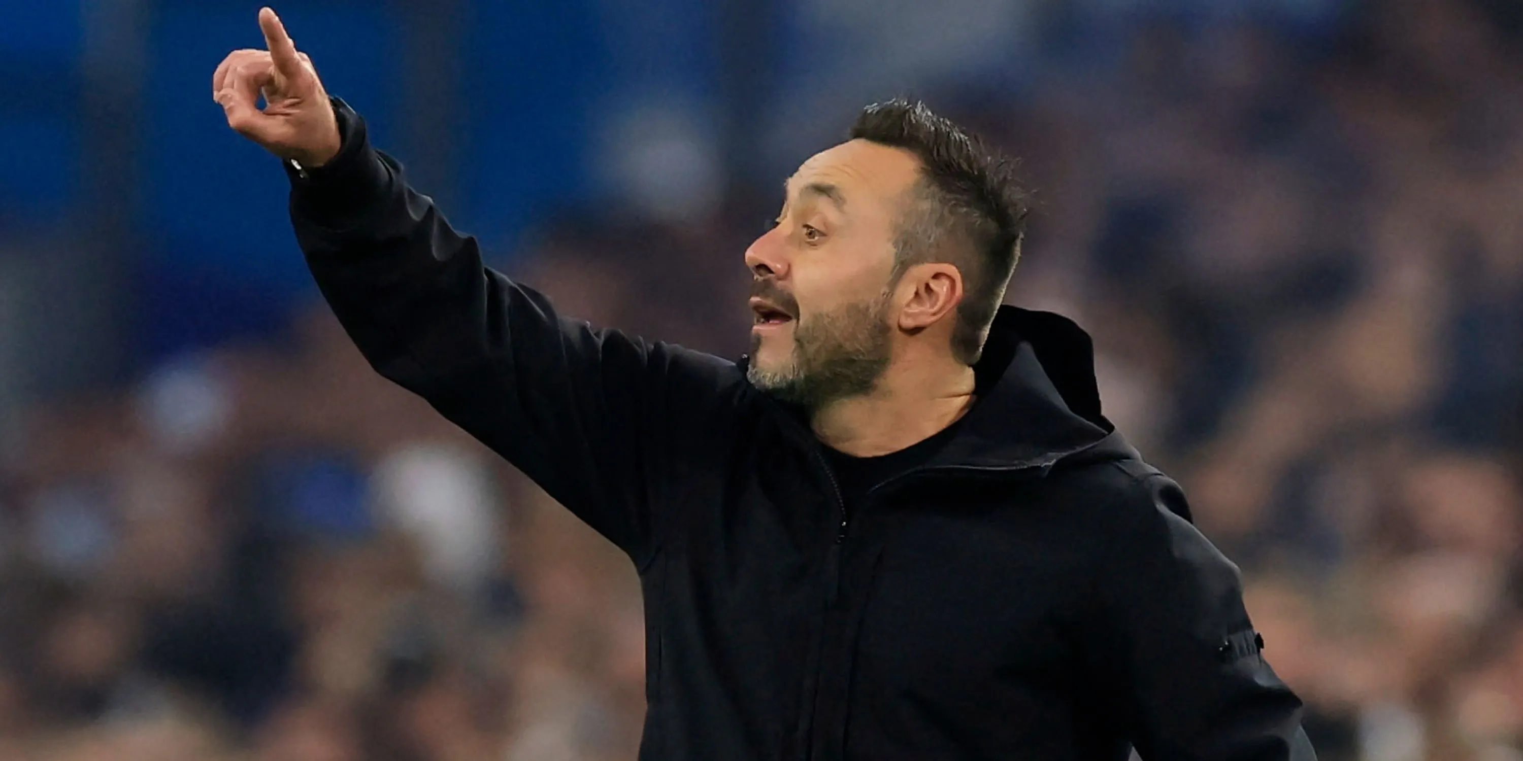 HLV Roberto De Zerbi trên băng ghế chỉ đạo của Marseille tại Ligue 1, một ứng viên tiềm năng cho Tottenham.