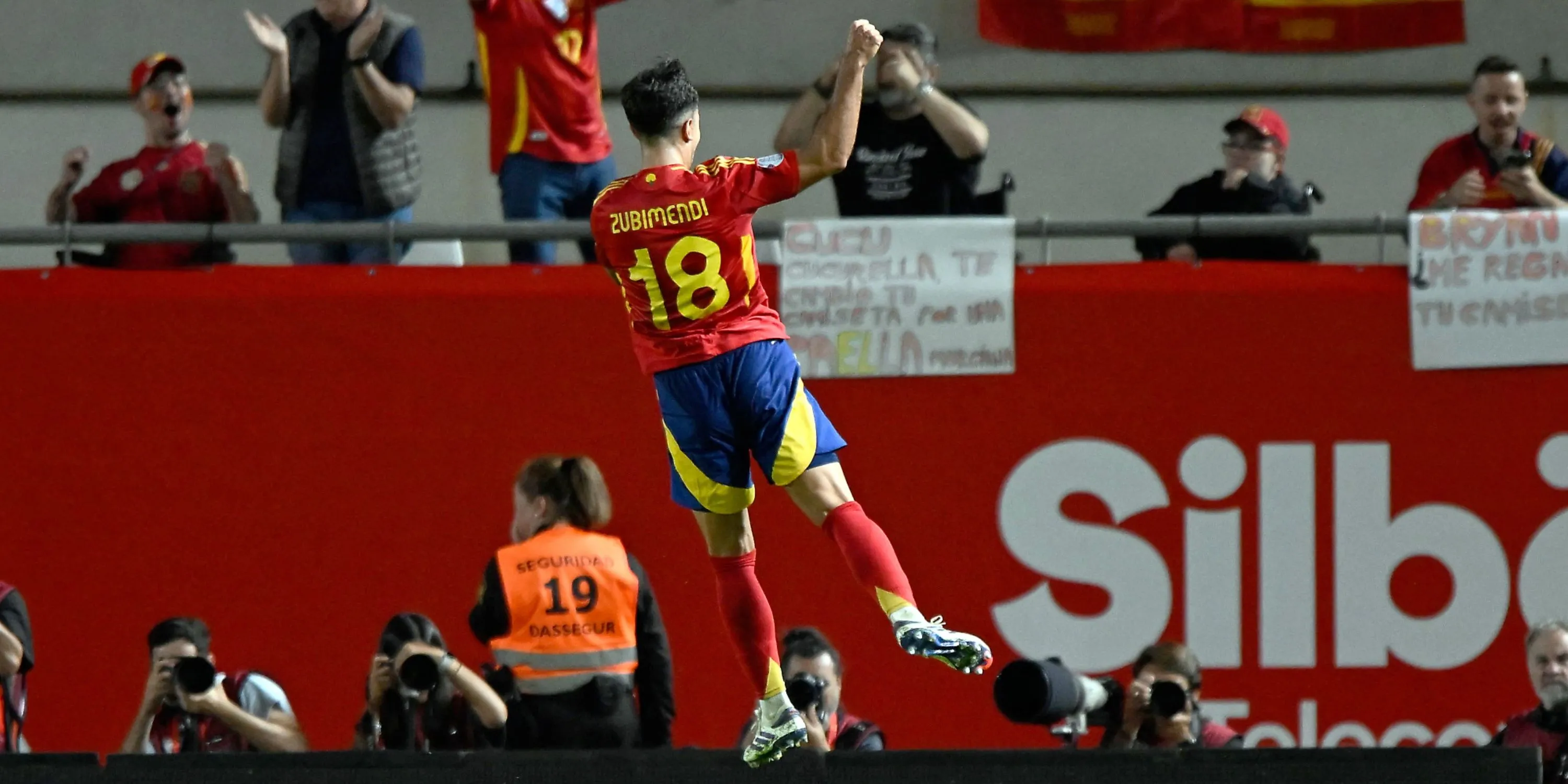 Martin Zubimendi trong màu áo Real Sociedad được Arsenal kỳ vọng sẽ sớm gia nhập