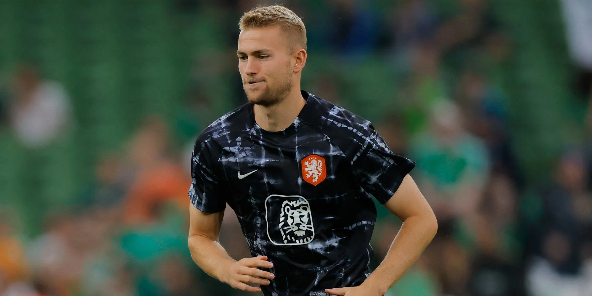 Matthijs De Ligt tỏ ra đau đớn sau khi dính chấn thương trong trận đấu của Man Utd