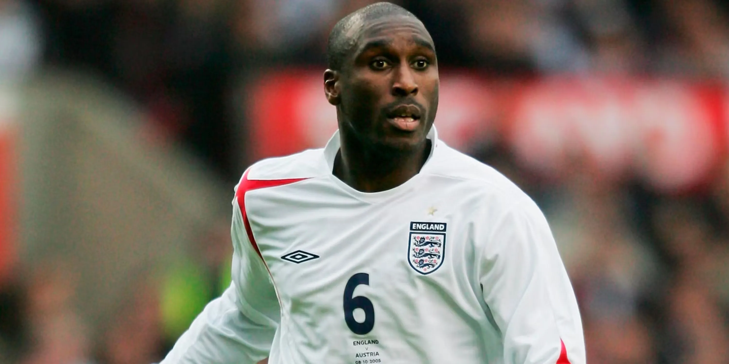 Sol Campbell trong màu áo Arsenal và Tottenham khi đối đầu