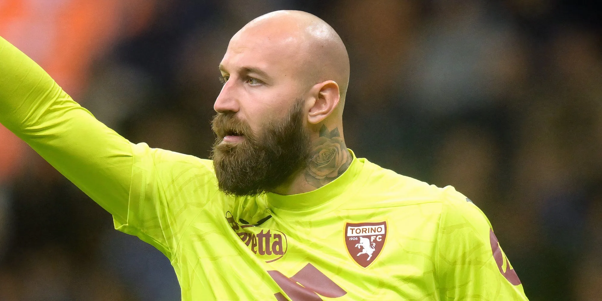 Thủ thành người Serbia Vanja Milinković-Savić trong màu áo Torino