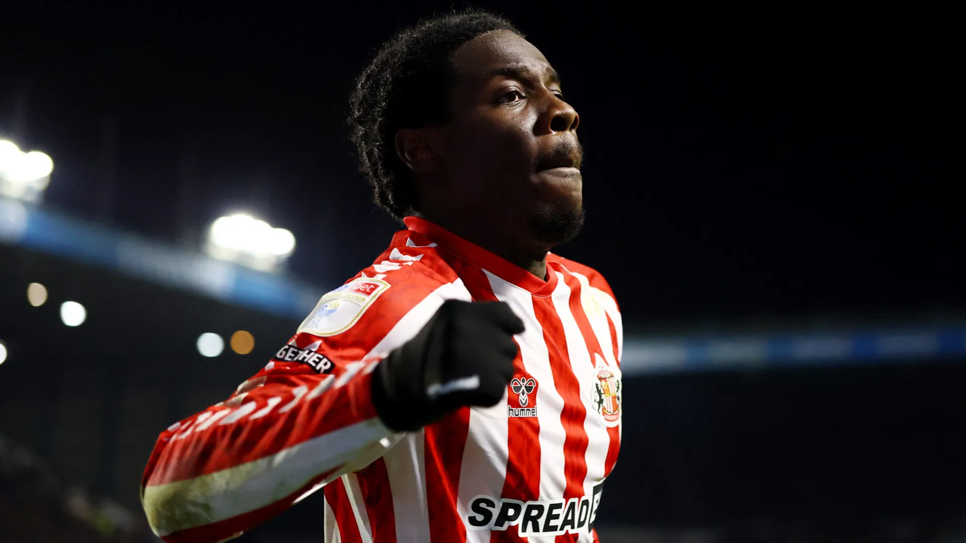 Tiền đạo trẻ Eliezer Mayenda của Sunderland