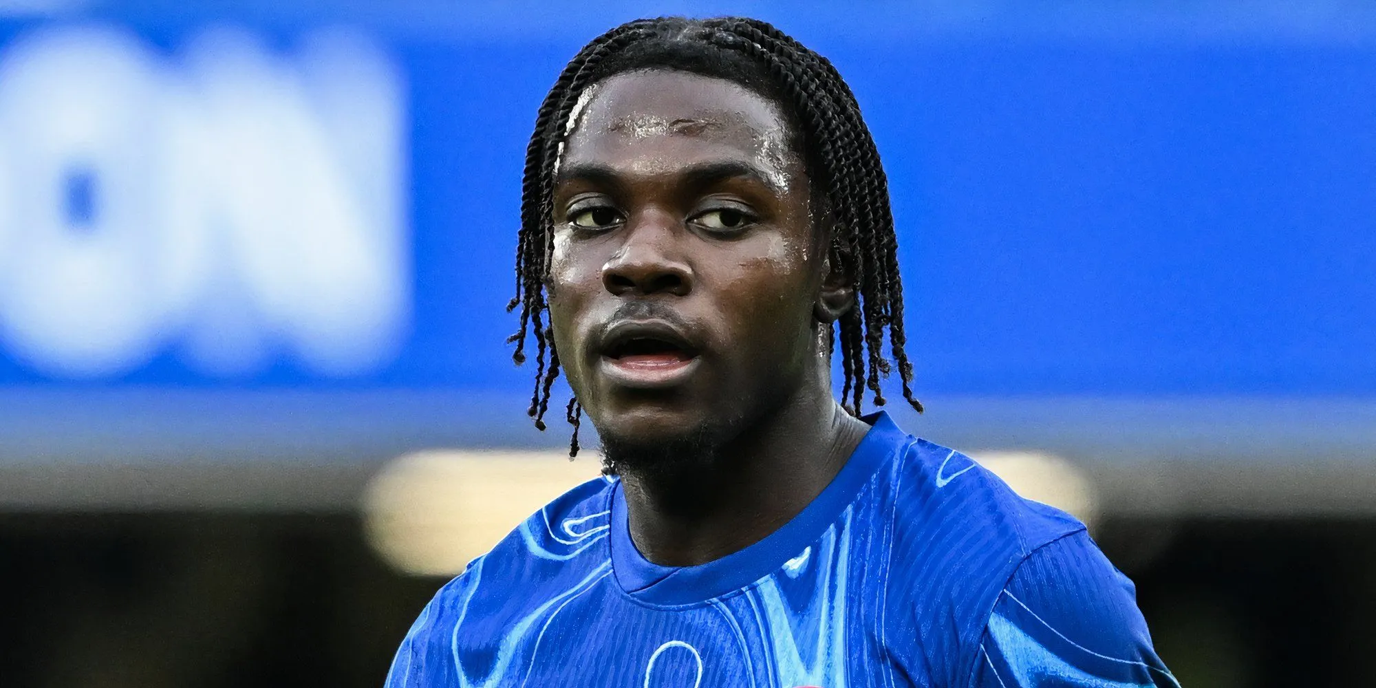 Tiền vệ Romeo Lavia của Chelsea trong trận đấu với Liverpool tại Premier League