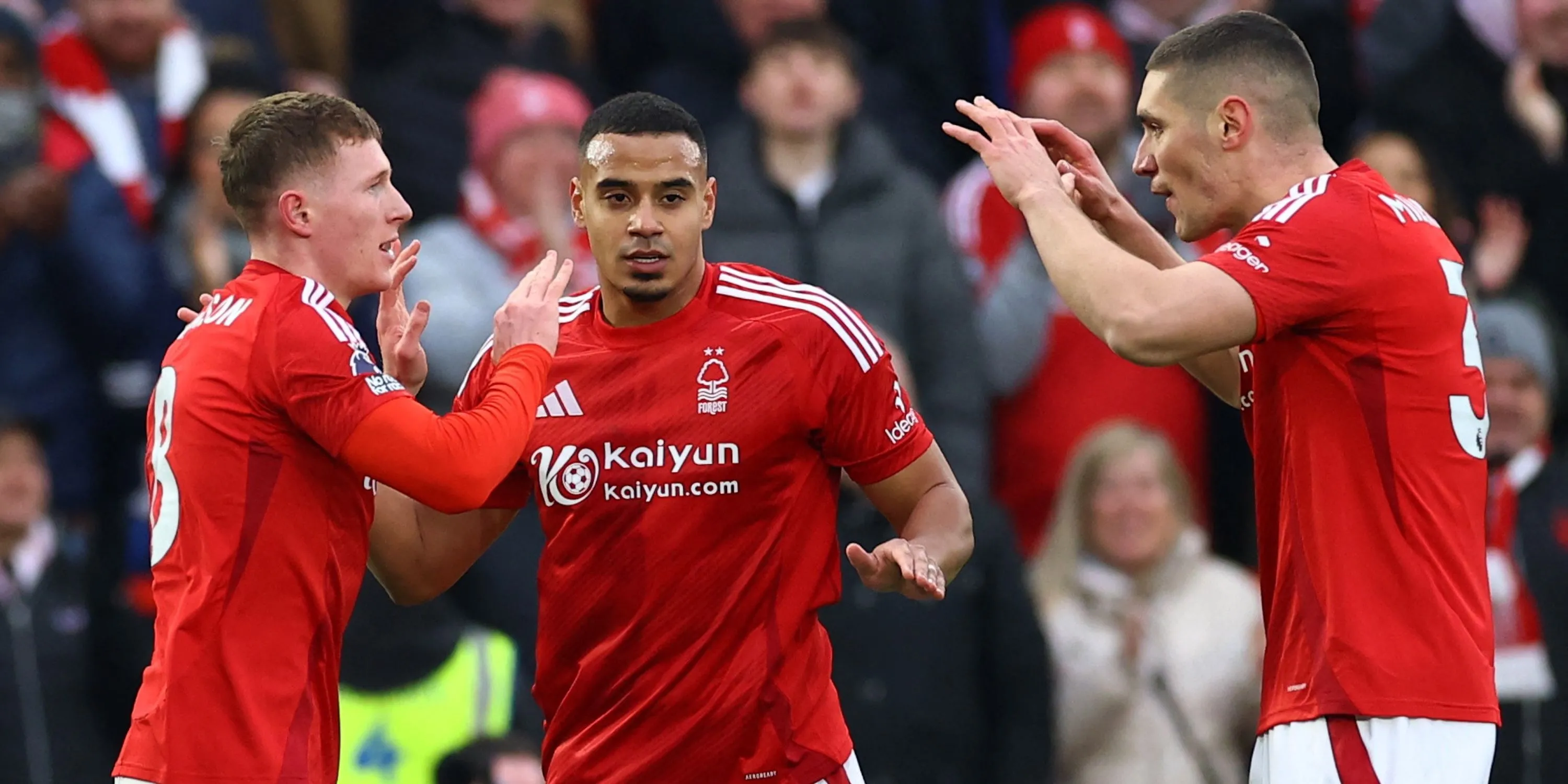 Trung vệ Murillo của Nottingham Forest ăn mừng bàn thắng