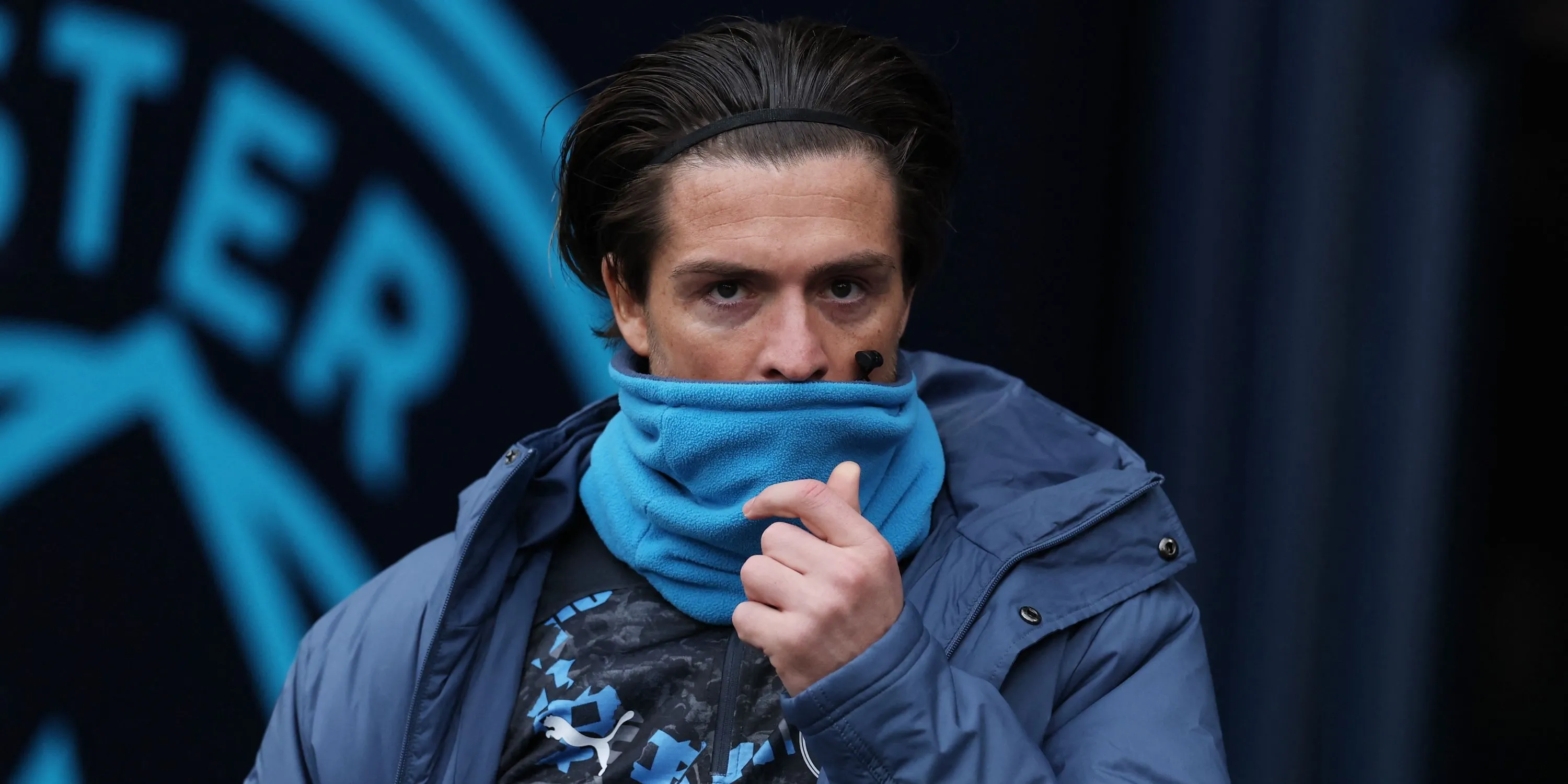 Jack Grealish Manchester City ngồi trên ghế dự bị