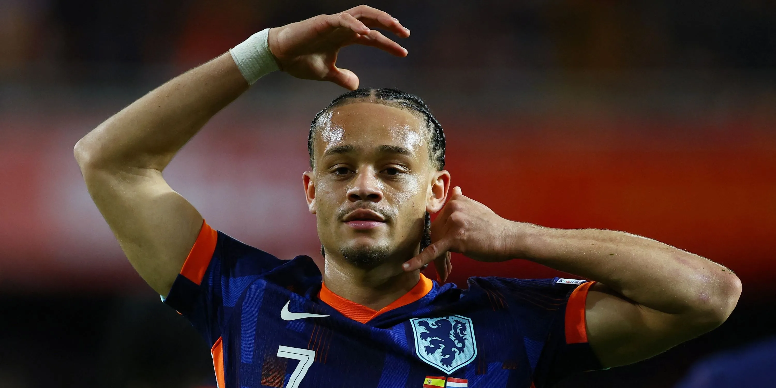 Xavi Simons ăn mừng trong màu áo đội tuyển Hà Lan