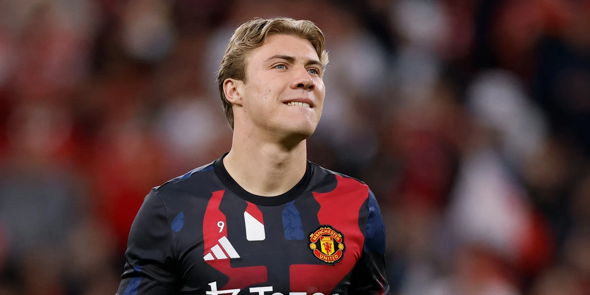 Rasmus Hojlund ăn mừng bàn thắng trong màu áo Manchester United