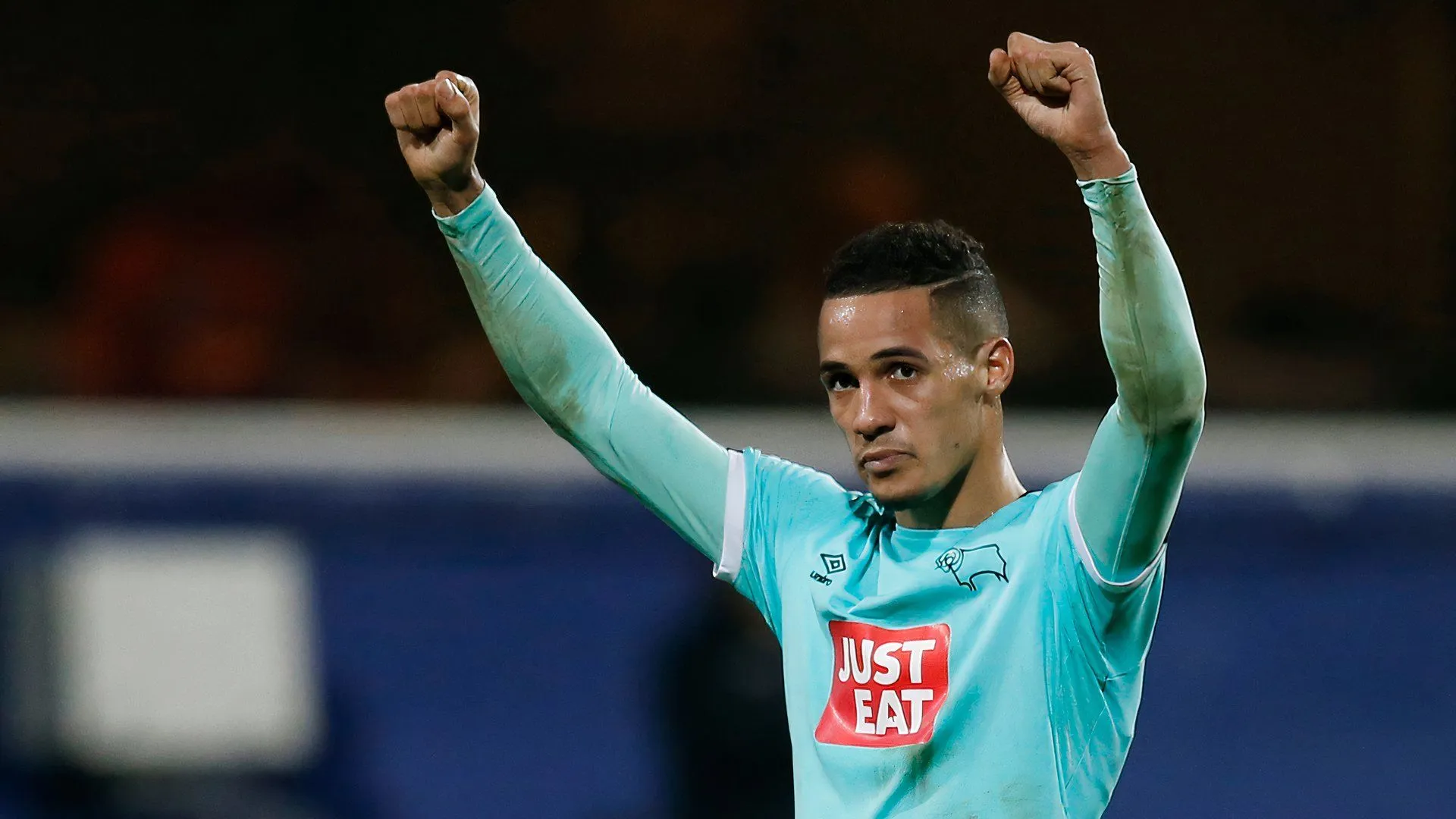 Tom Ince ăn mừng bàn thắng trong màu áo Derby County, nơi anh đạt đỉnh cao phong độ