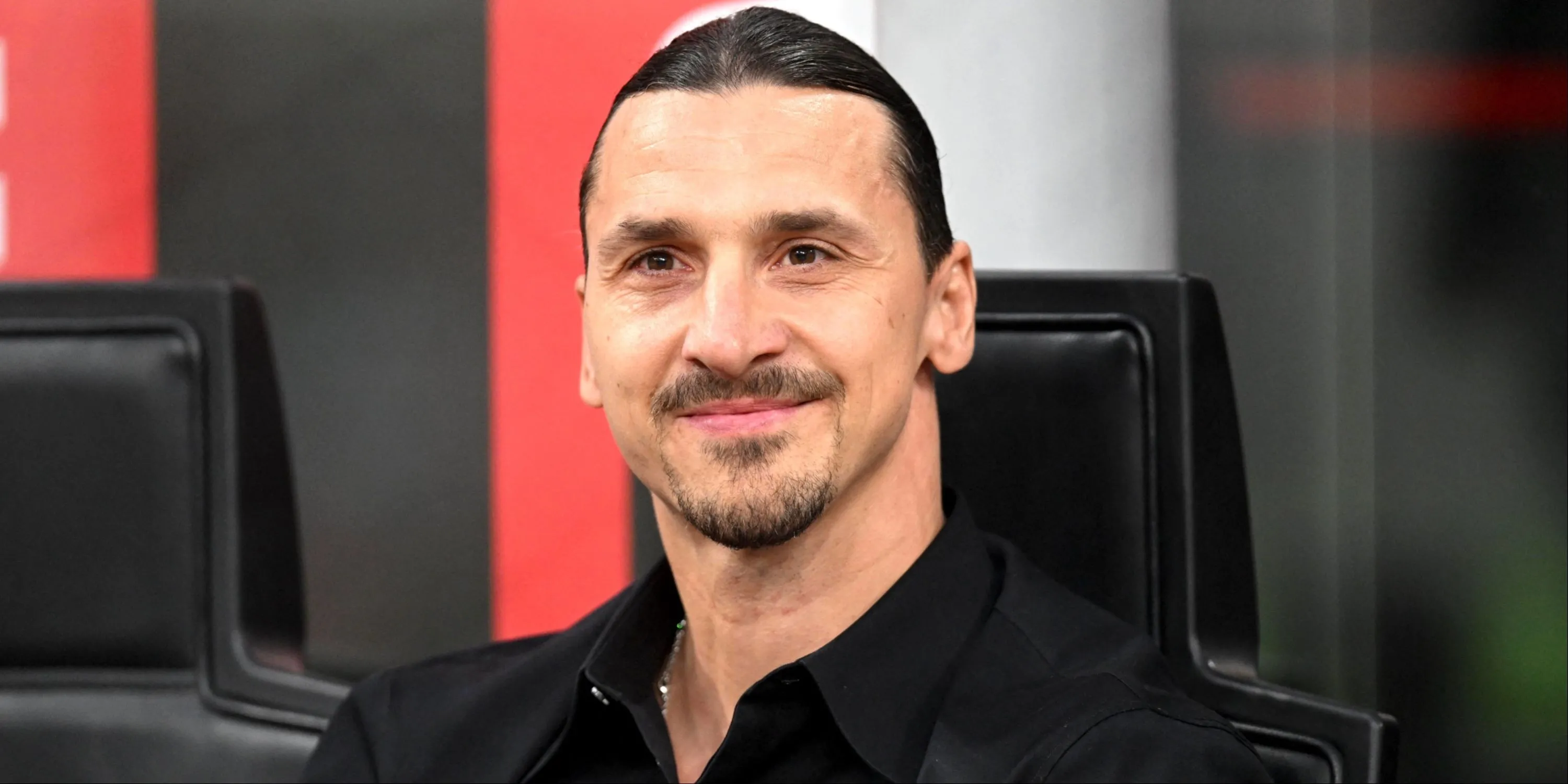 Zlatan Ibrahimovic, biểu tượng tự tin của bóng đá Thụy Điển, với phong cách độc đáo thu hút hàng chục triệu người theo dõi trên Instagram.