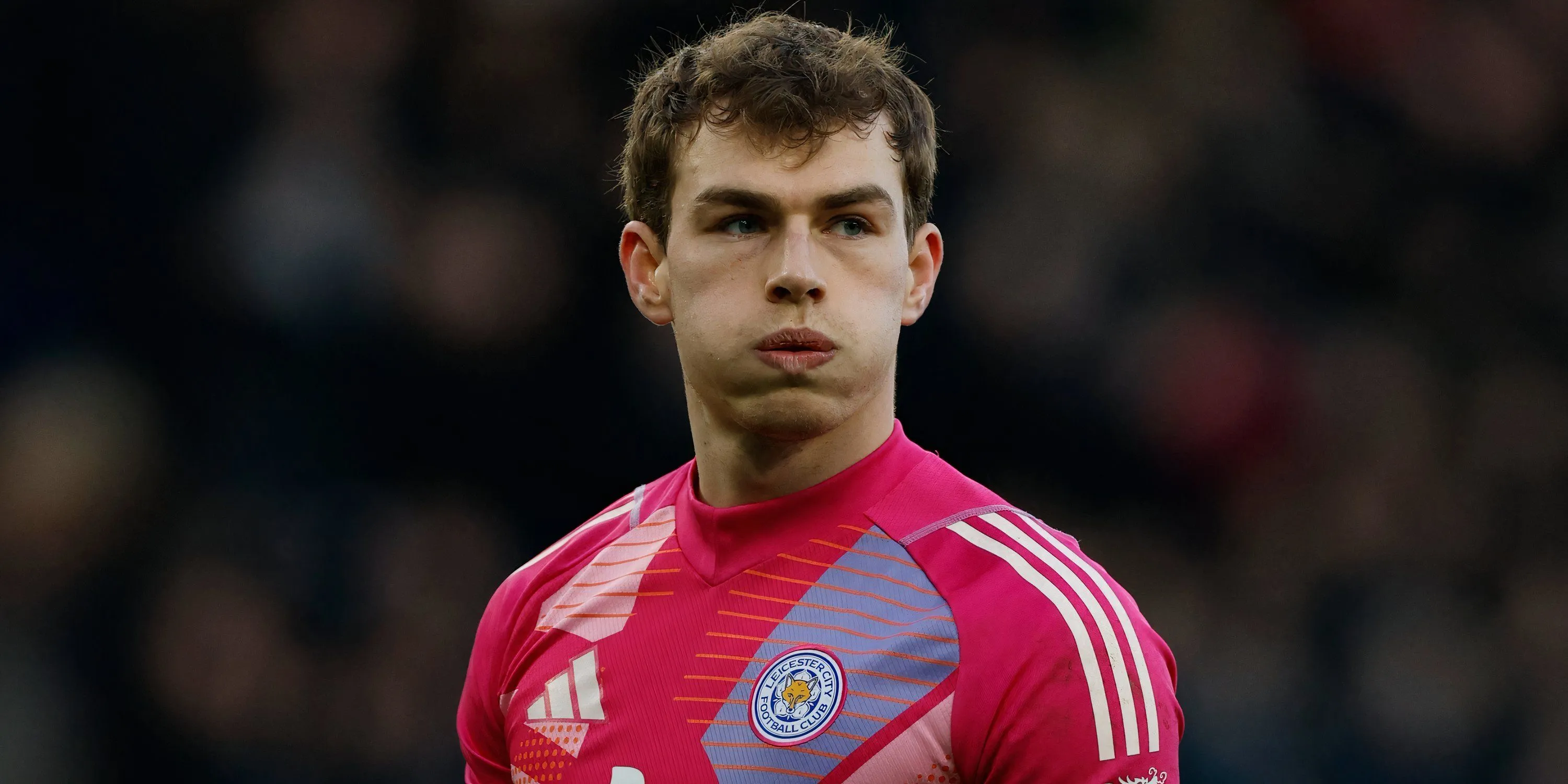 Mads Hermansen trong màu áo Leicester City tại giải Ngoại hạng Anh