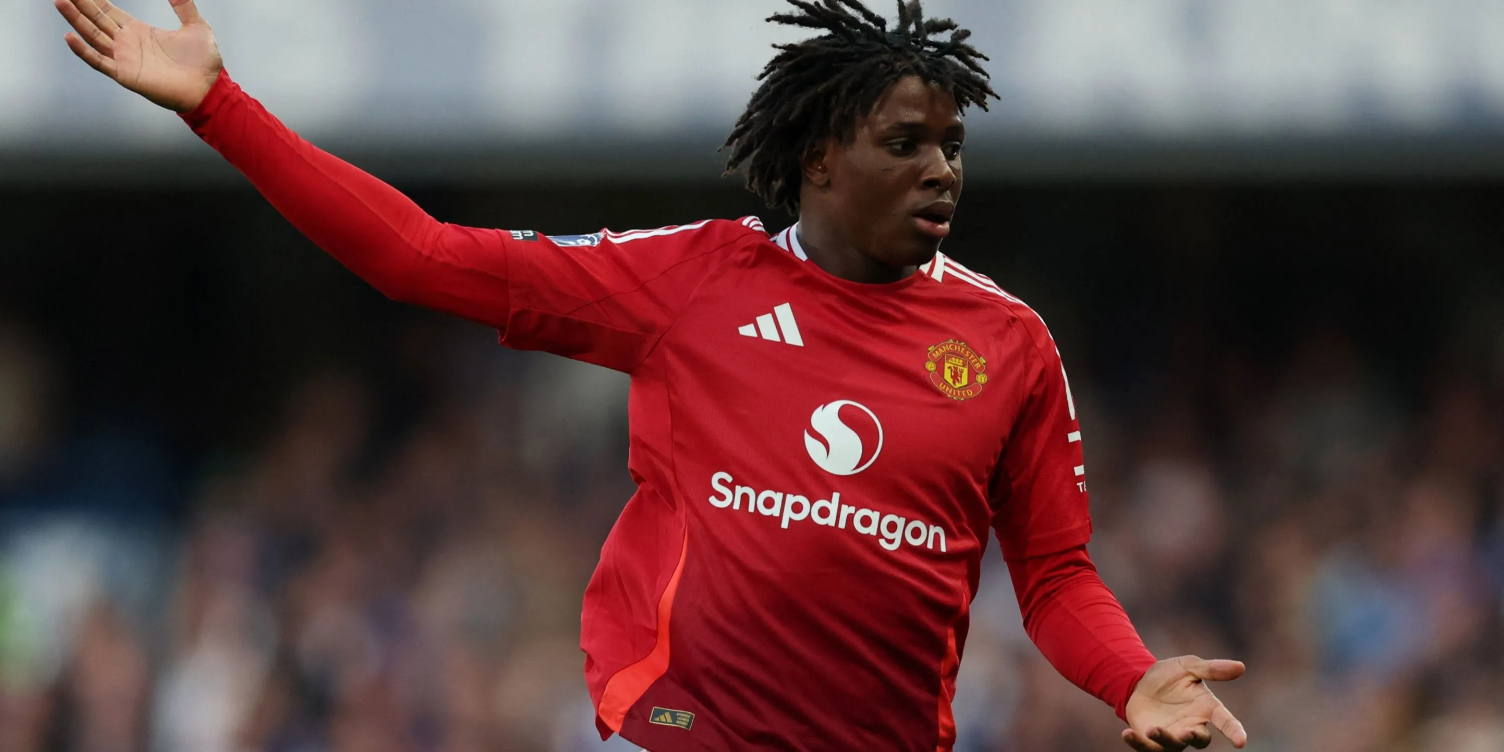 Patrick Dorgu thi đấu năng nổ trong màu áo Manchester United ở vị trí wing-back