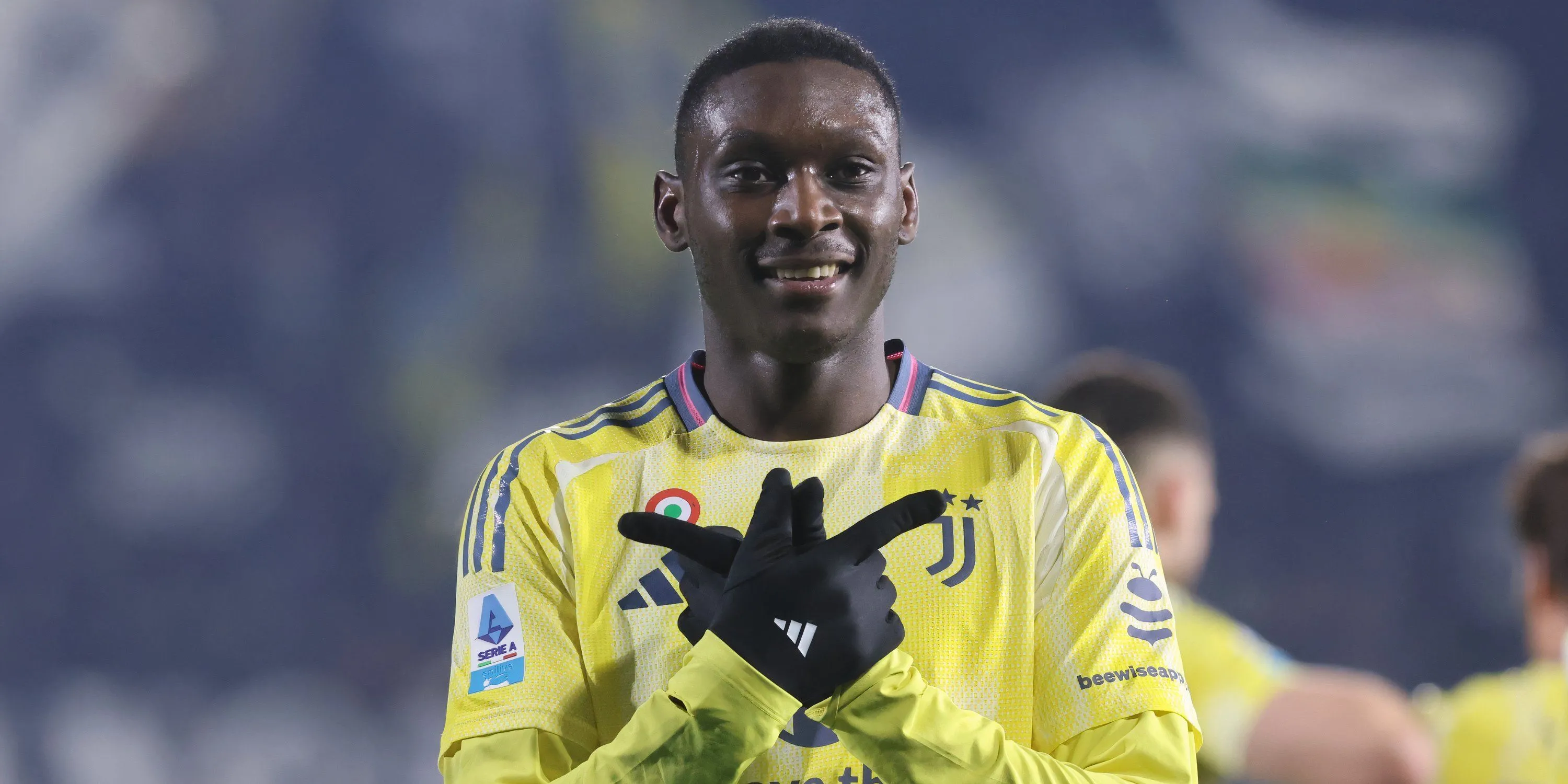 Randal Kolo Muani ăn mừng bàn thắng trong màu áo Juventus, tiền đạo được Tottenham quan tâm.