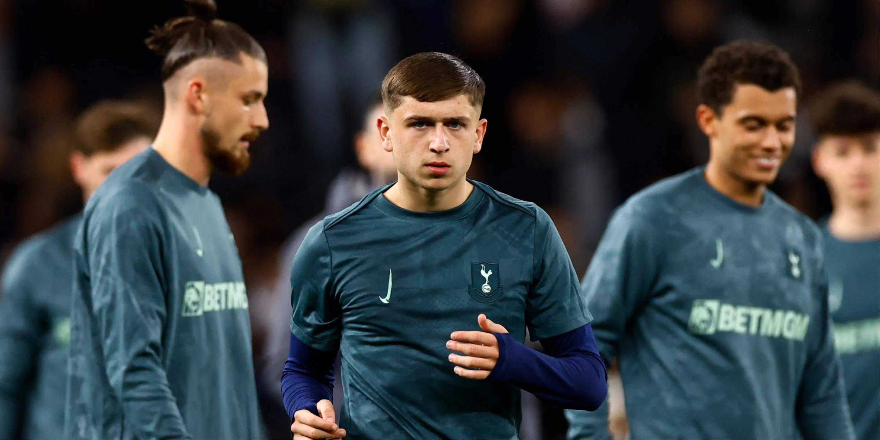 Tài năng trẻ Mikey Moore của Tottenham, mục tiêu chuyển nhượng của West Brom