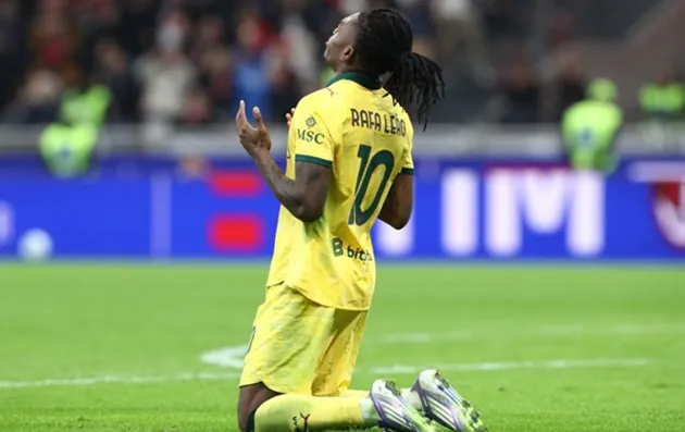 Rafael Leão trong buổi tập, phong độ cao và là mũi nhọn tấn công chủ lực của AC Milan trước chuyến làm khách tại Bergamo