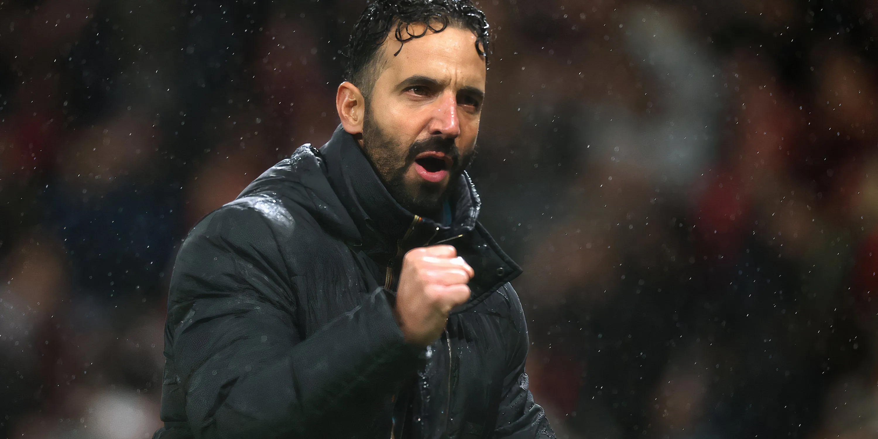Ruben Amorim ngoài đường piste trước trận đấu Manchester United vs Brighton; HLV Amorim chuẩn bị đội hình