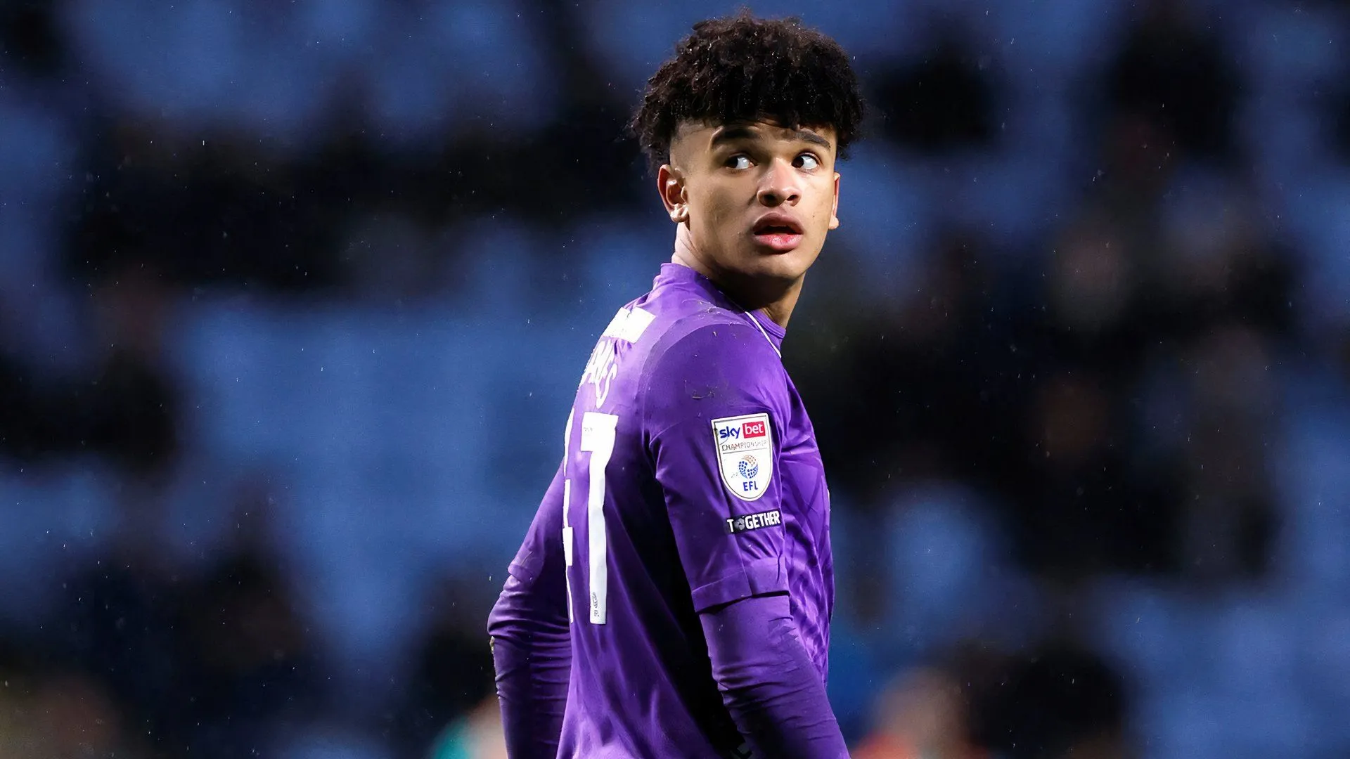 Sheffield Wednesday đang chờ đợi sự trở lại của Pierce Charles sau chấn thương vai