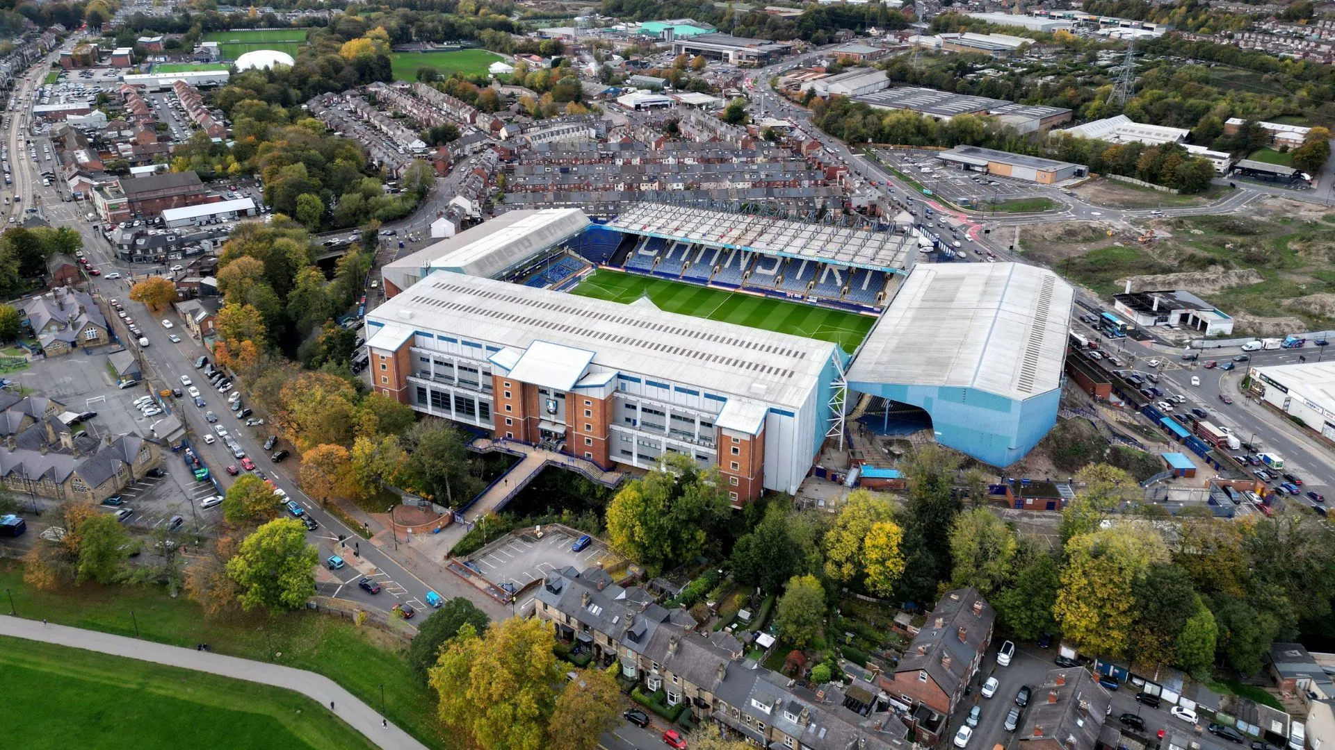 Toàn cảnh Hillsborough - sân nhà cần đầu tư lại của Sheffield Wednesday