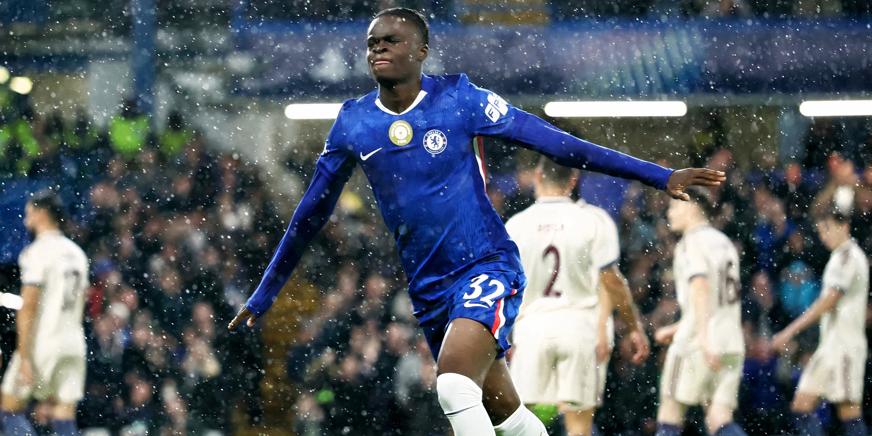 Tyrique George ăn mừng bàn thắng, cầu thủ trẻ Chelsea nổi bật ở Champions League