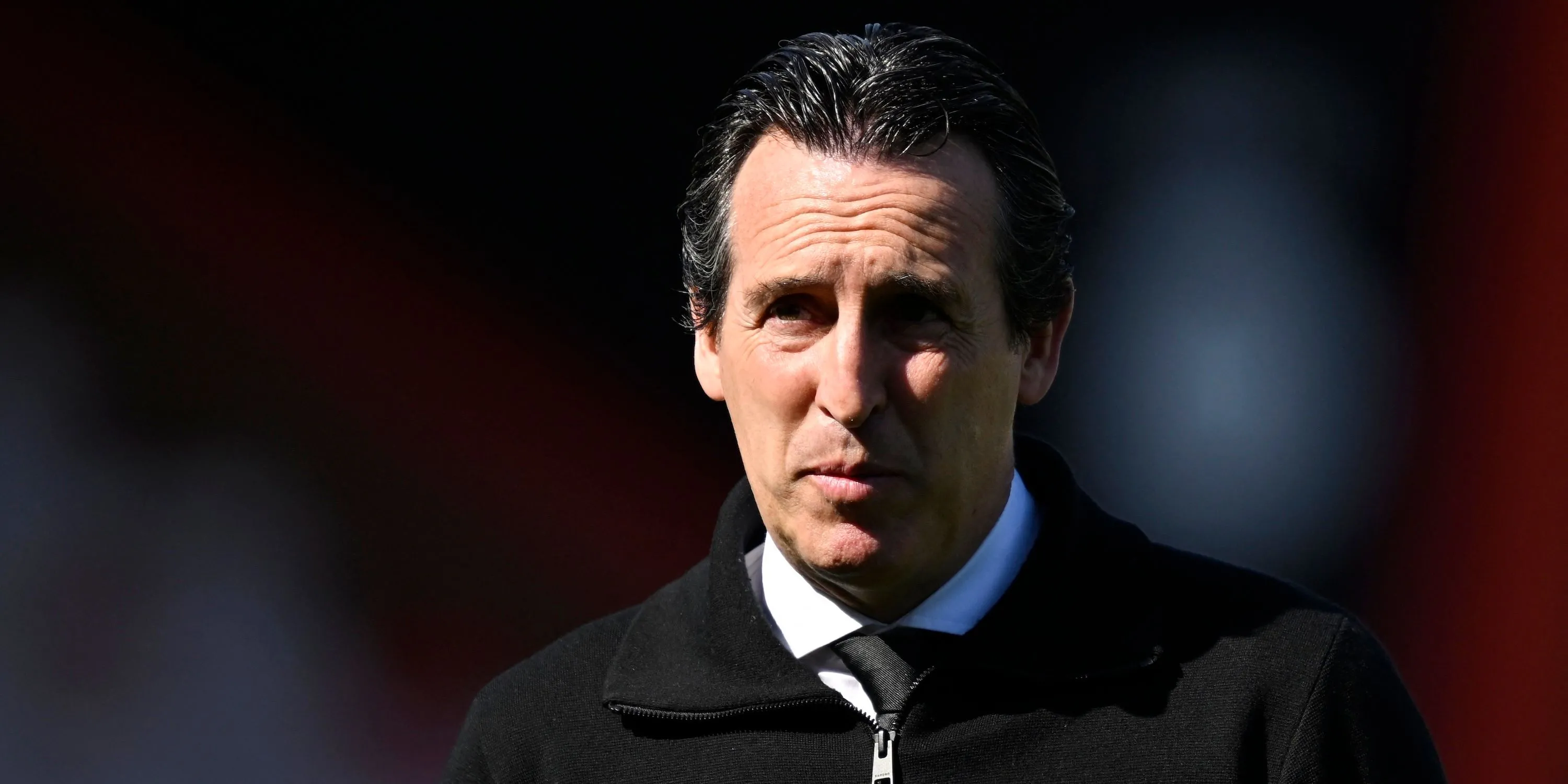 Unai Emery hướng dẫn học trò trước trận Europa League với phong cách chiến thuật điển hình của ông