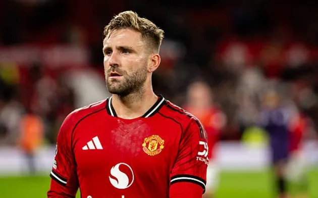 Luke Shaw truy cản tốt đầu hiệp hai