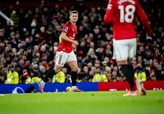 Matthijs de Ligt đứng sai vị trí ở hiệp một