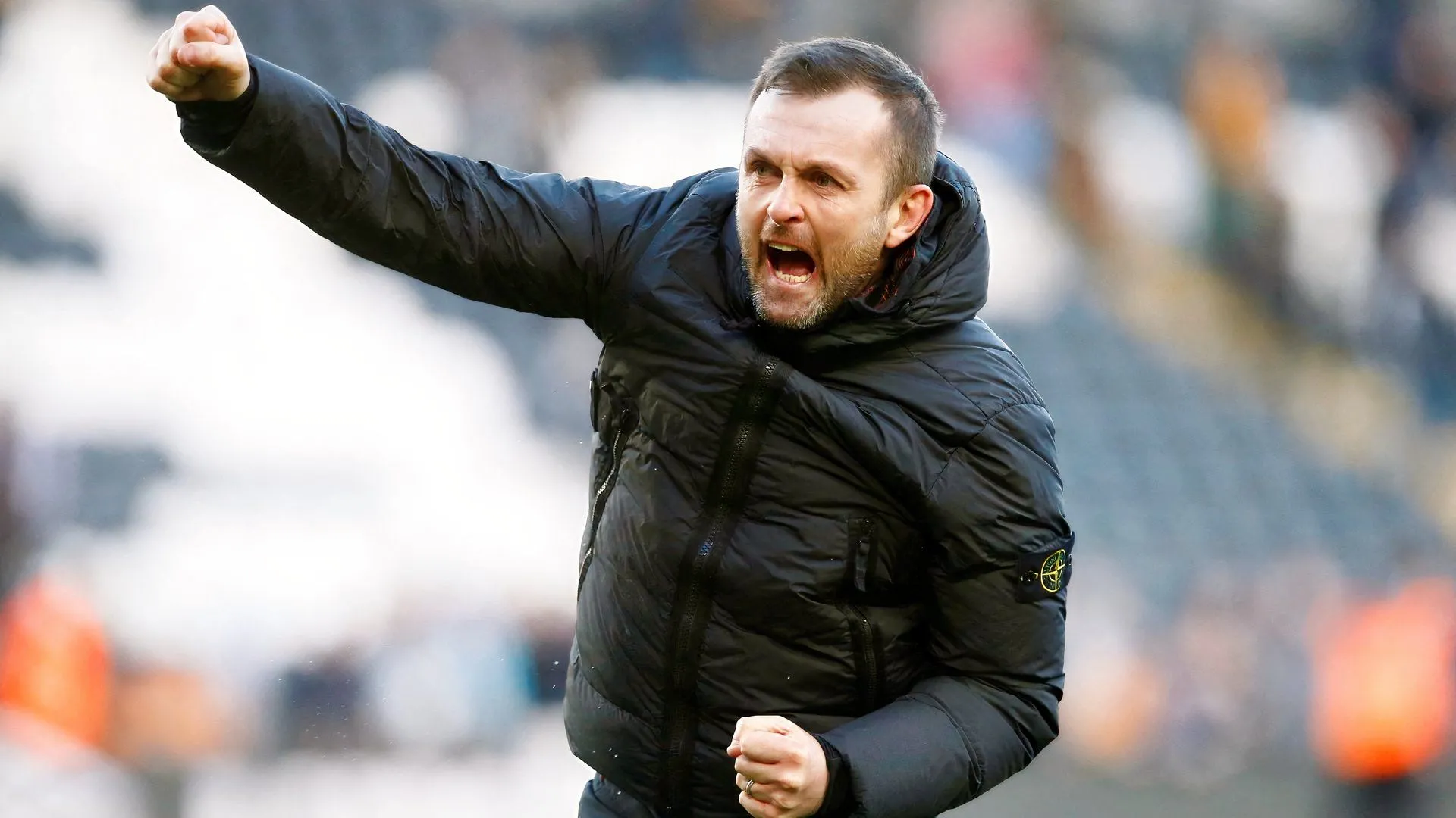 Nathan Jones trong chiếc áo của Charlton Athletic